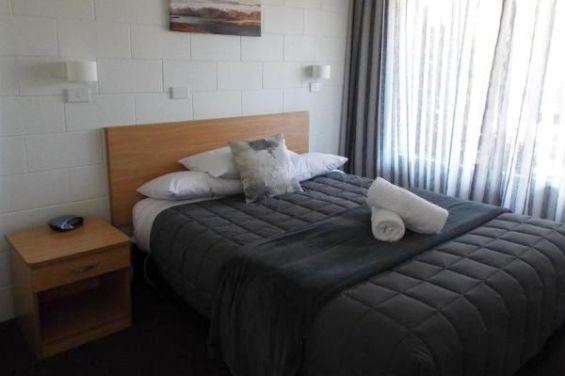 One-Bedroom (Sleeps 3)