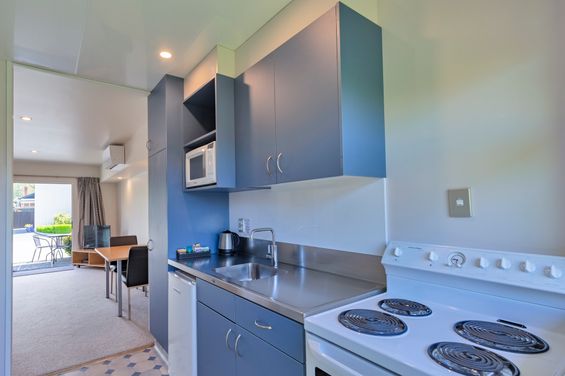 Deluxe%20and%20kitchens%209%207%206%20cords%20removed%20 16