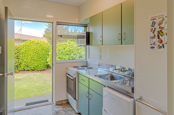 Deluxe%20and%20kitchens%209%207%206%20cords%20removed%20 25